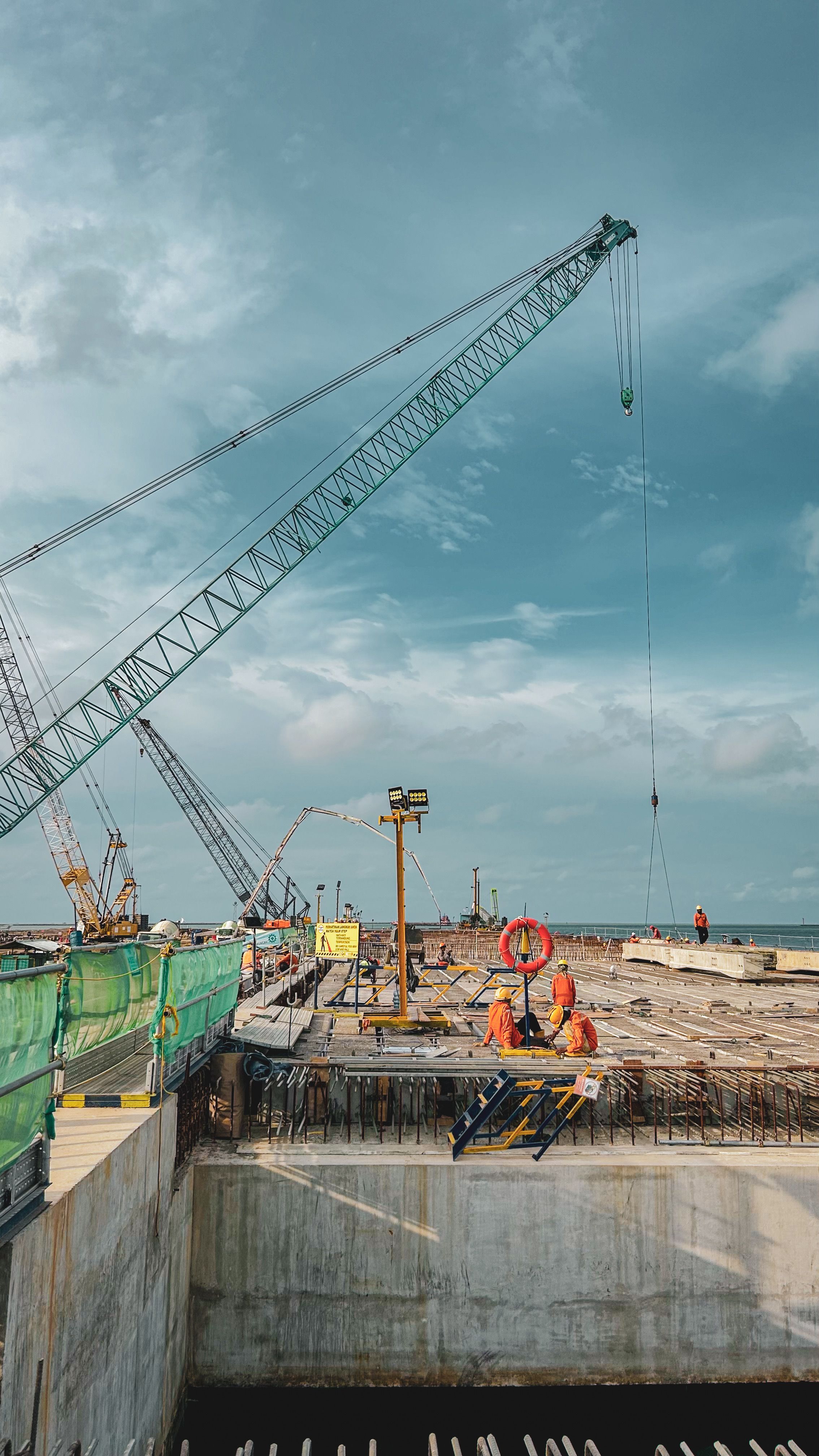 Slipform structure construction